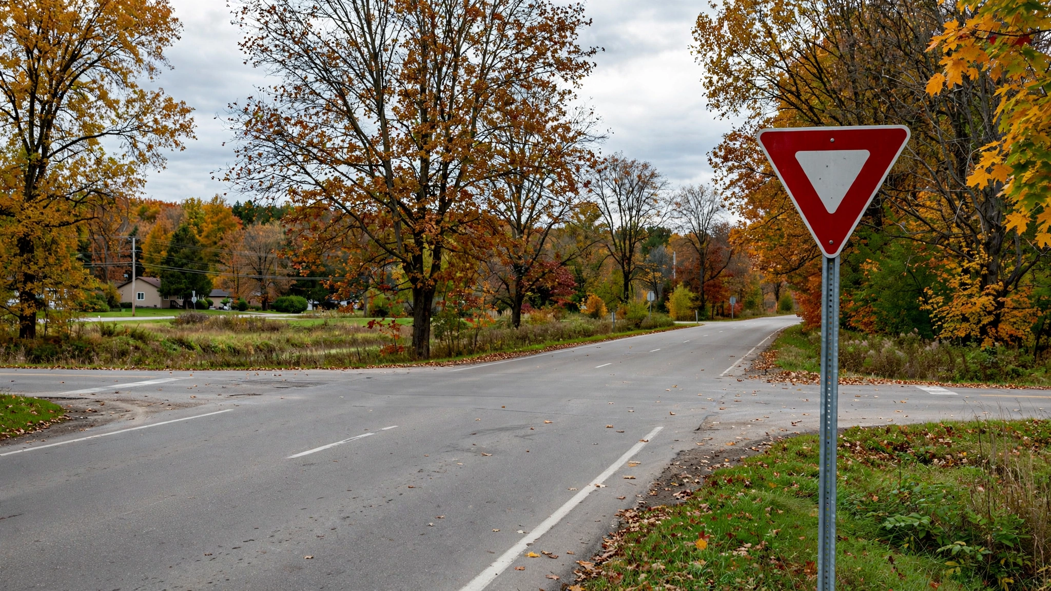 Yield sign at an intersection — Ontario G1 practice