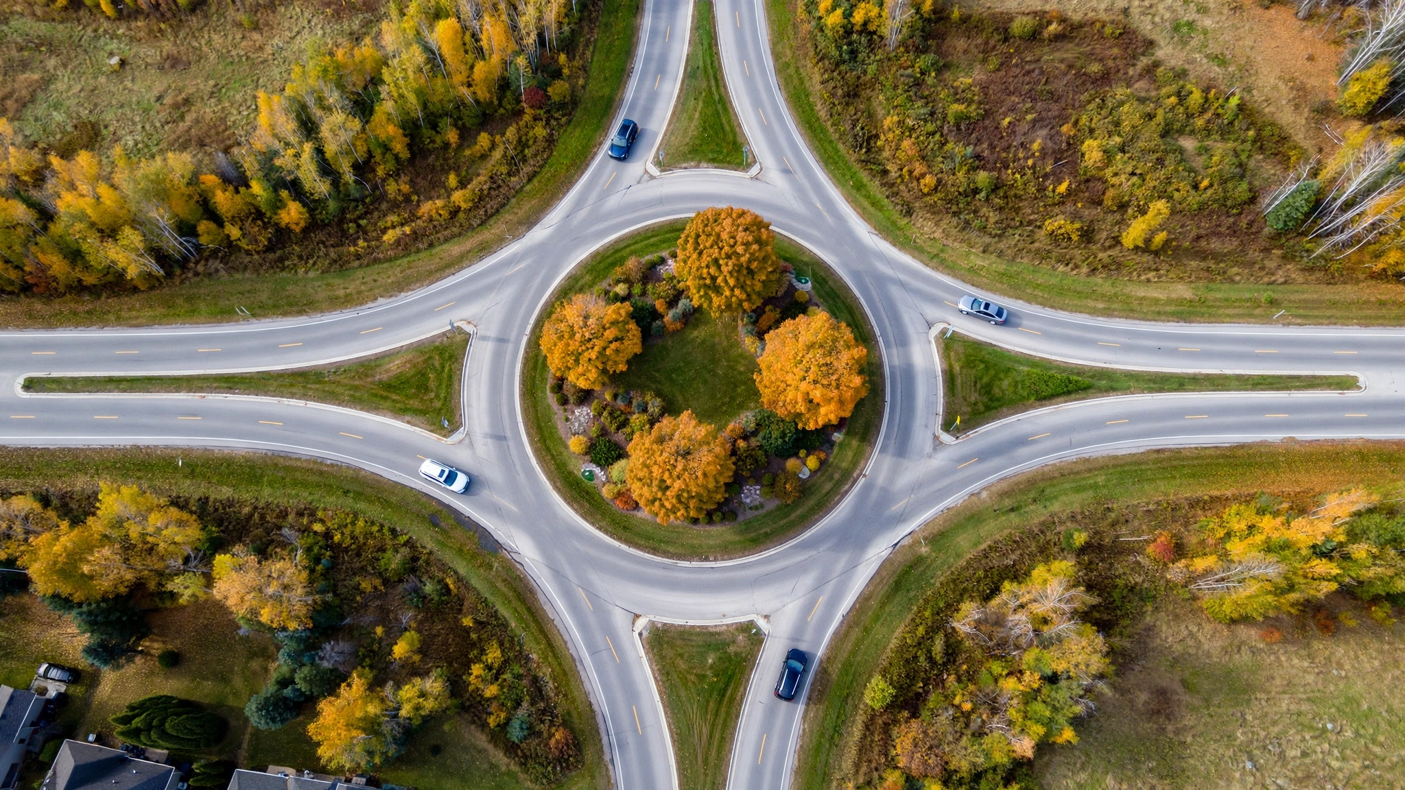 Aerial view of a roundabout with cars — Ontario G1 practice